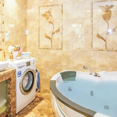 Vakantiehuis 22 With Hot Tub